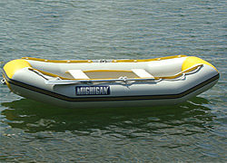 Фото гребной лодки серии "Super Drive" со смещаемым задним сиденьем, щелкнуть мышью для просмотра в увеличенном масштабе